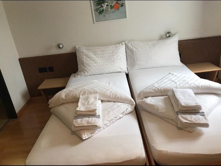 Hotel & Restaurant Stadthof Glarus Dış mekan fotoğraf