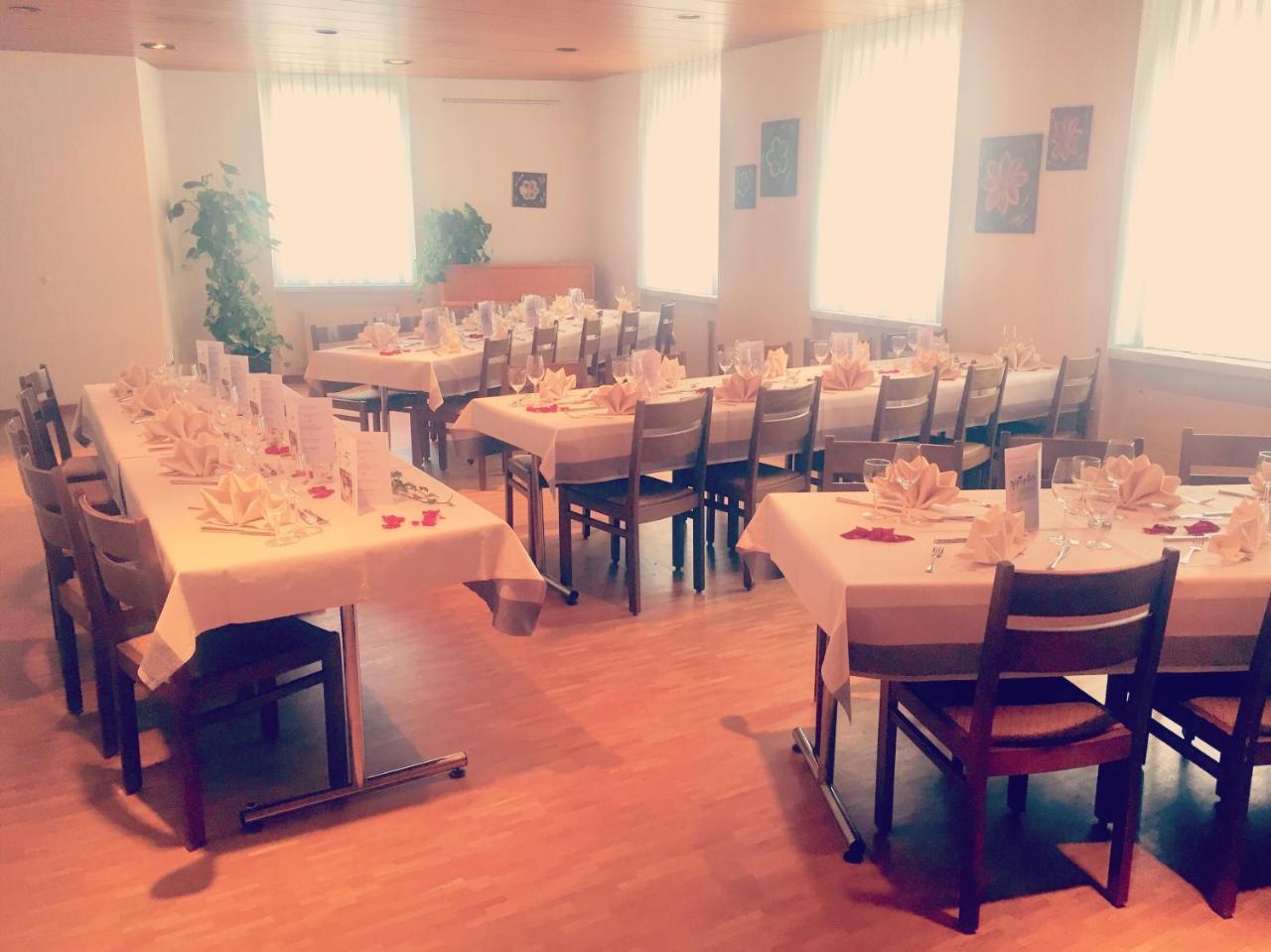 Hotel & Restaurant Stadthof Glarus Dış mekan fotoğraf